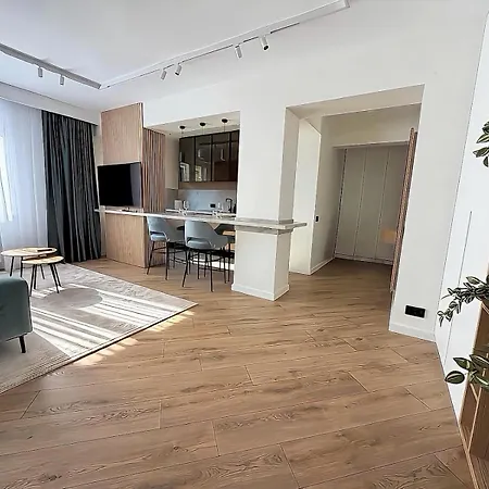 Chanttal Luxury - Dolce Bukurešť