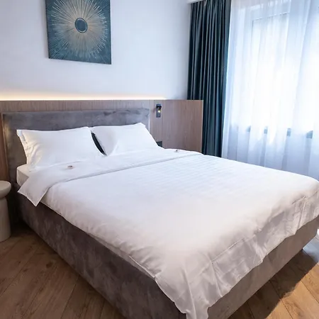 Chanttal Luxury - Dolce Bukurešť